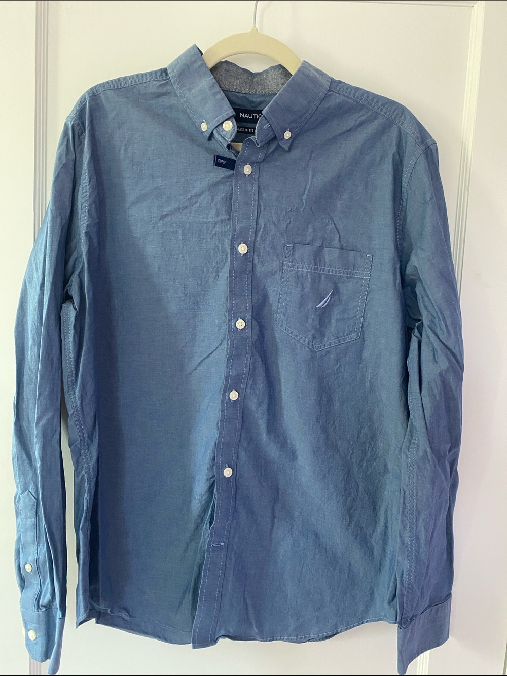 Nautica Men’s Blue Long-Sleeve Button-Down Shirt
